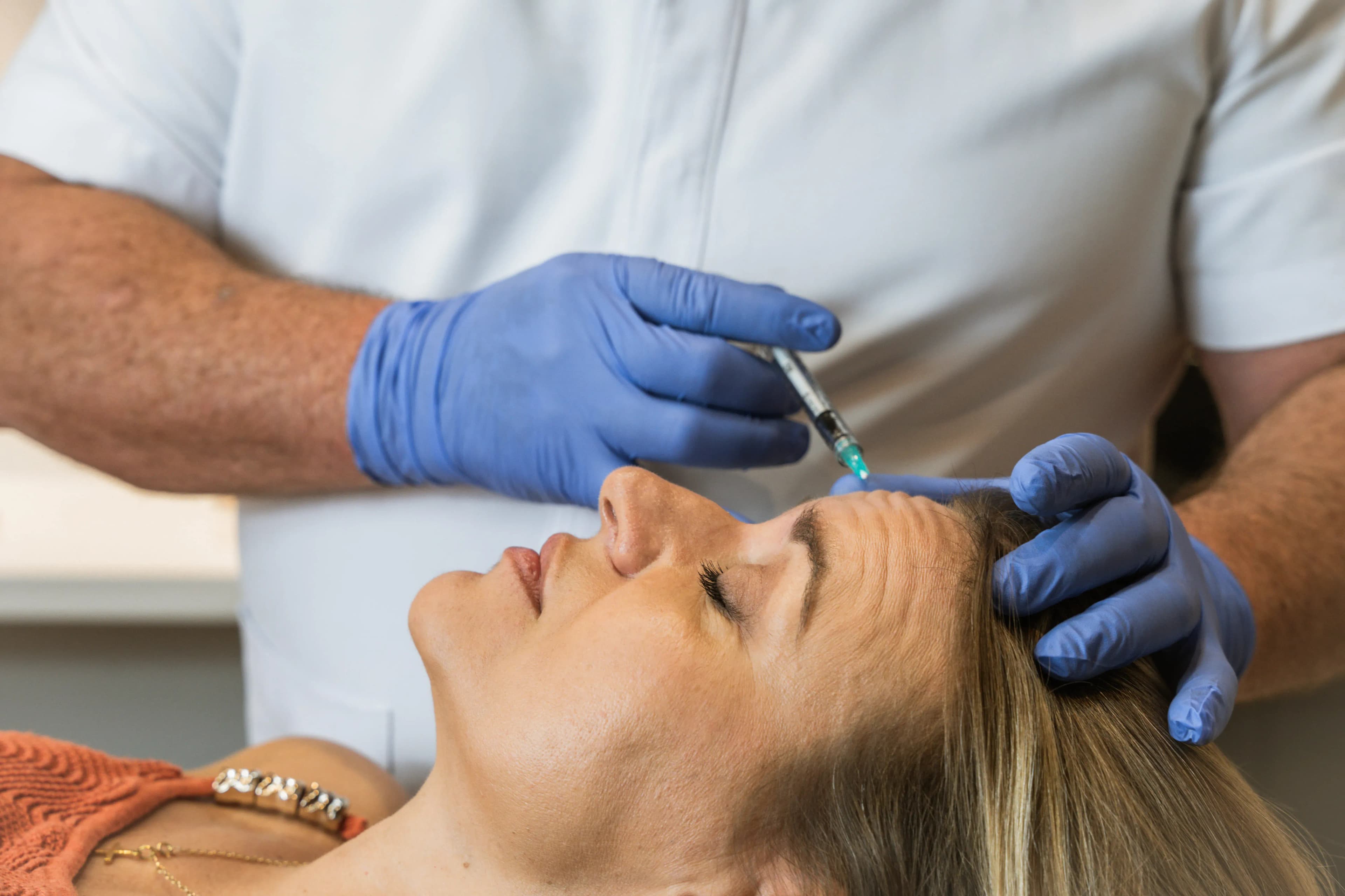 Lifting de Cejas con Neuromoduladores